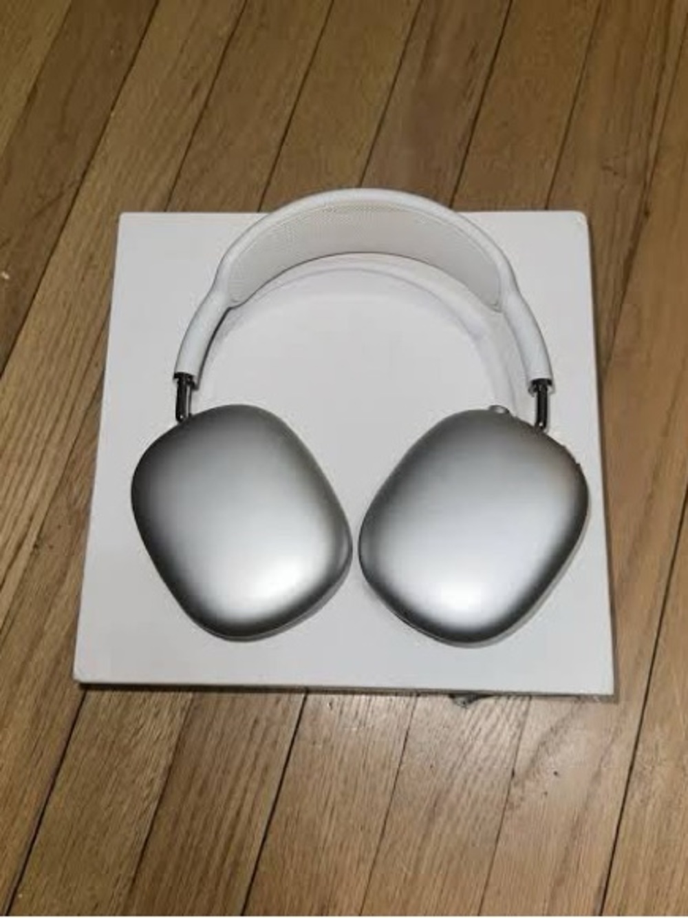 Apple Over-Ear Wireless Headphones in Silver and White